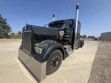 Main image Kenworth W900L