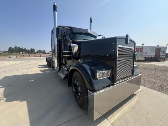 Image of Kenworth W900L equipment image 2