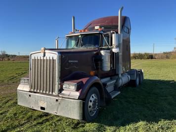 Main image Kenworth W900L