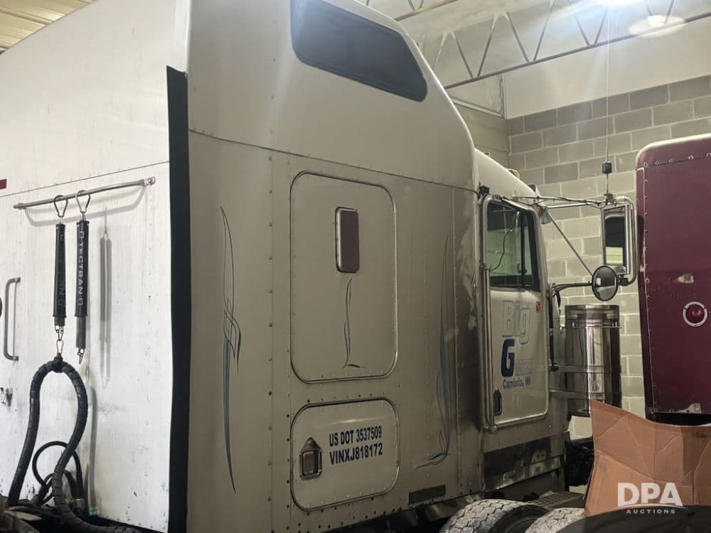 Image of Kenworth W900L Primary image