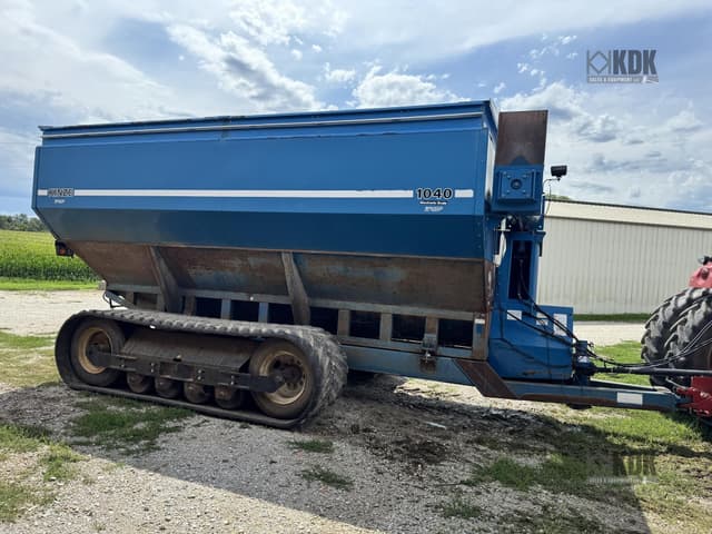 Image of Kinze 1040 equipment image 1