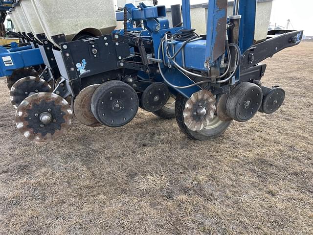 Image of Kinze 2000 equipment image 4