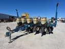 1999 Kinze 2000 Image