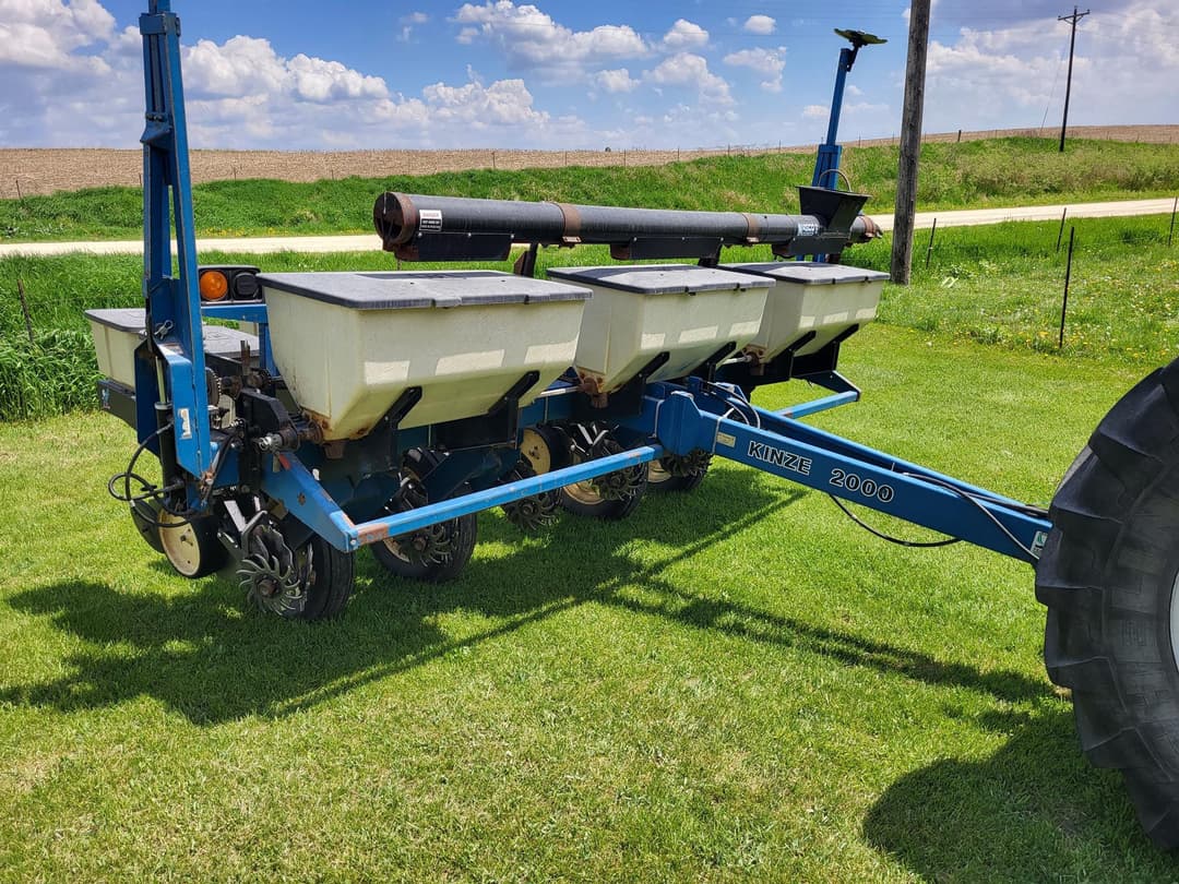 Image of Kinze 2000 Primary image