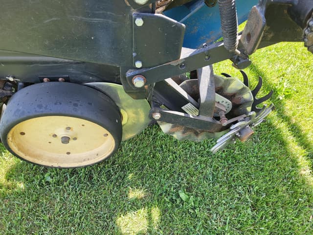 Image of Kinze 2000 equipment image 4