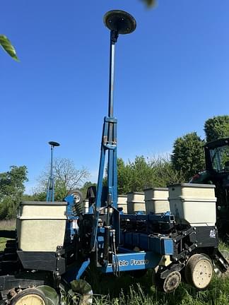 Image of Kinze 2000 equipment image 3