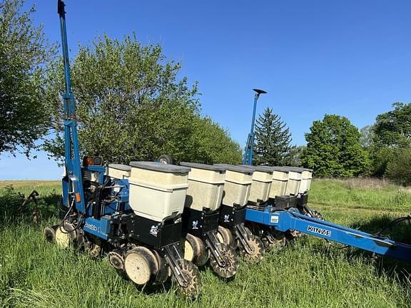 Image of Kinze 2000 equipment image 2