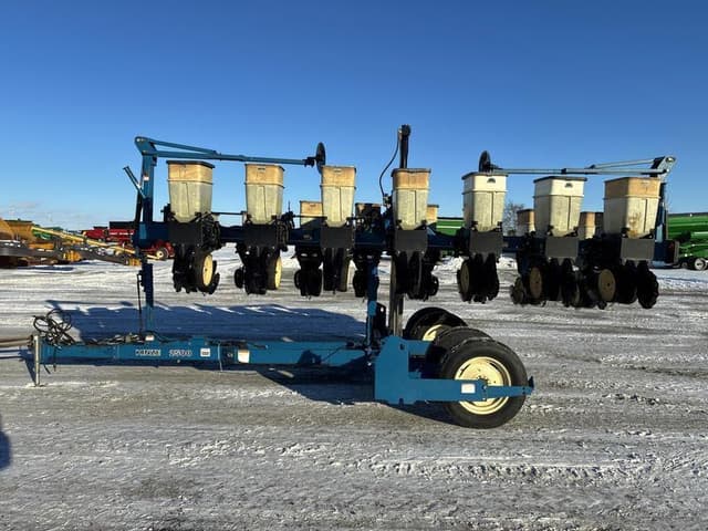 Image of Kinze 2500 equipment image 3