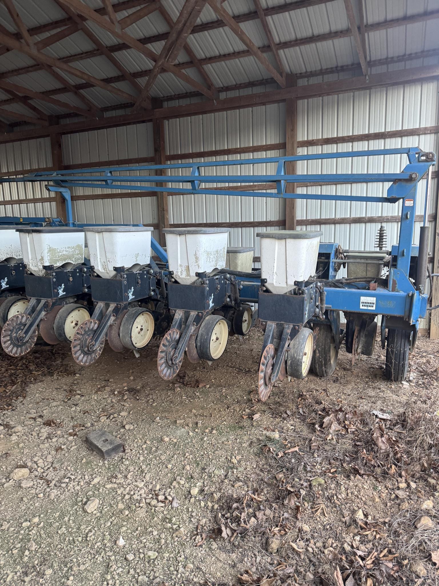 1999 Kinze 2600 Equipment Image0