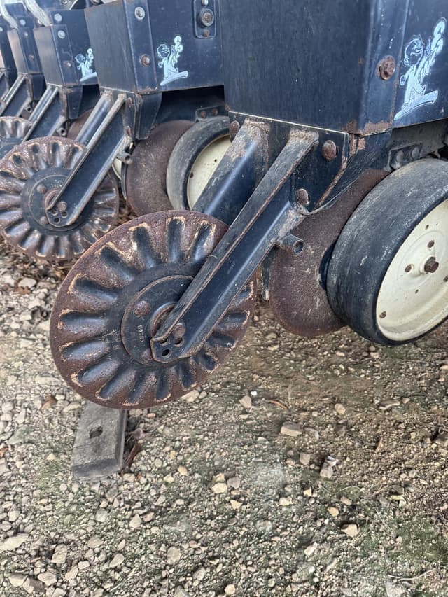 Image of Kinze 2600 equipment image 1
