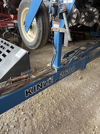 Image of Kinze 2600 equipment image 1