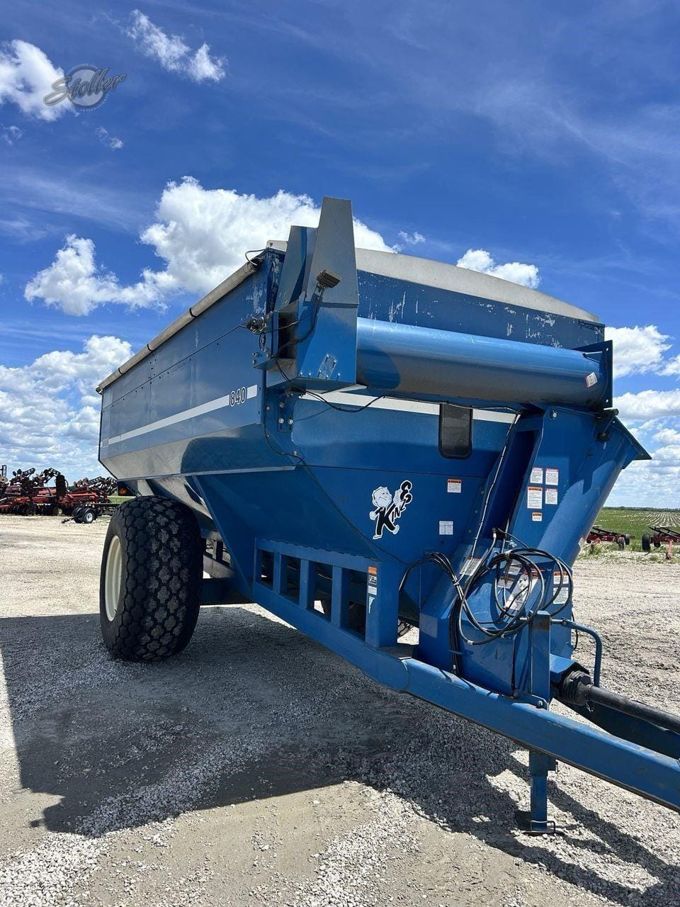 1999 Kinze 840 Equipment Image0