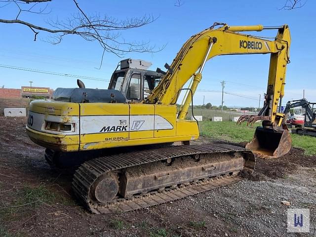 Image of Kobelco SK220 equipment image 4