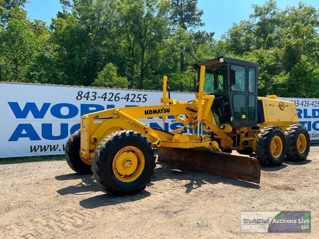 Main image Komatsu GD650A