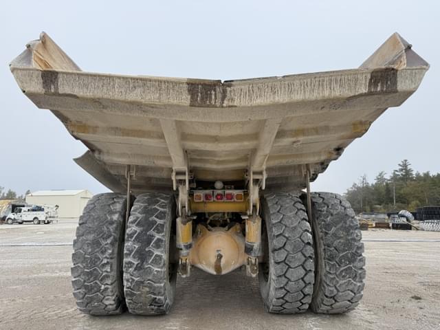 Image of Komatsu HD465 equipment image 3