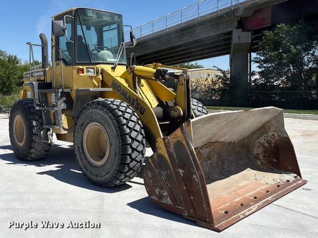 Image of Komatsu WA250-3 equipment image 2