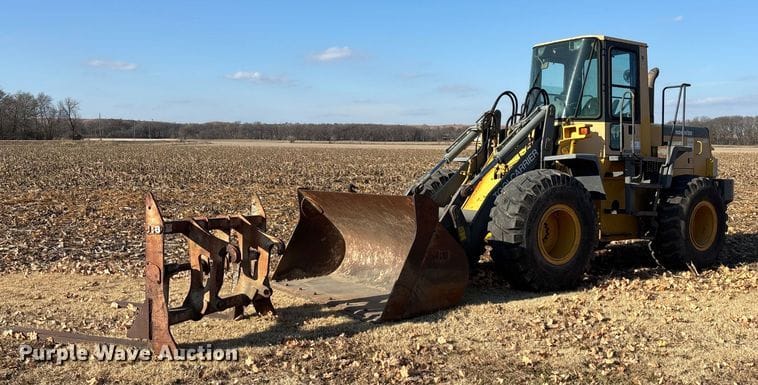 1999 Komatsu WA250-3L Equipment Image0