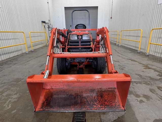 Image of Kubota B2100 equipment image 2