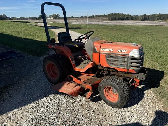 Image of Kubota B7300 equipment image 2