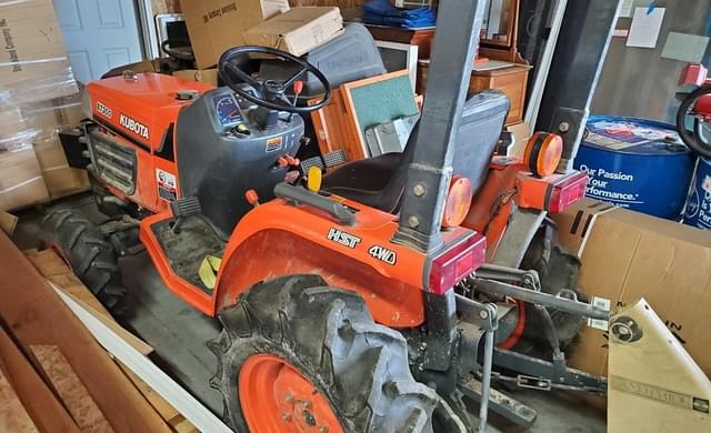 Image of Kubota B7300 equipment image 1