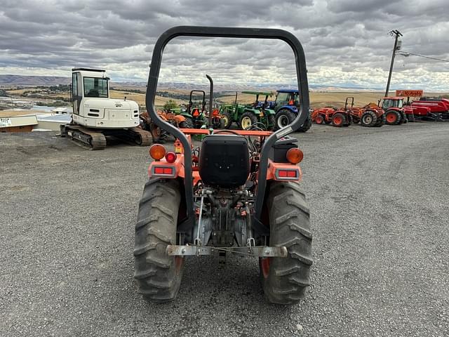 Image of Kubota L2500 equipment image 2