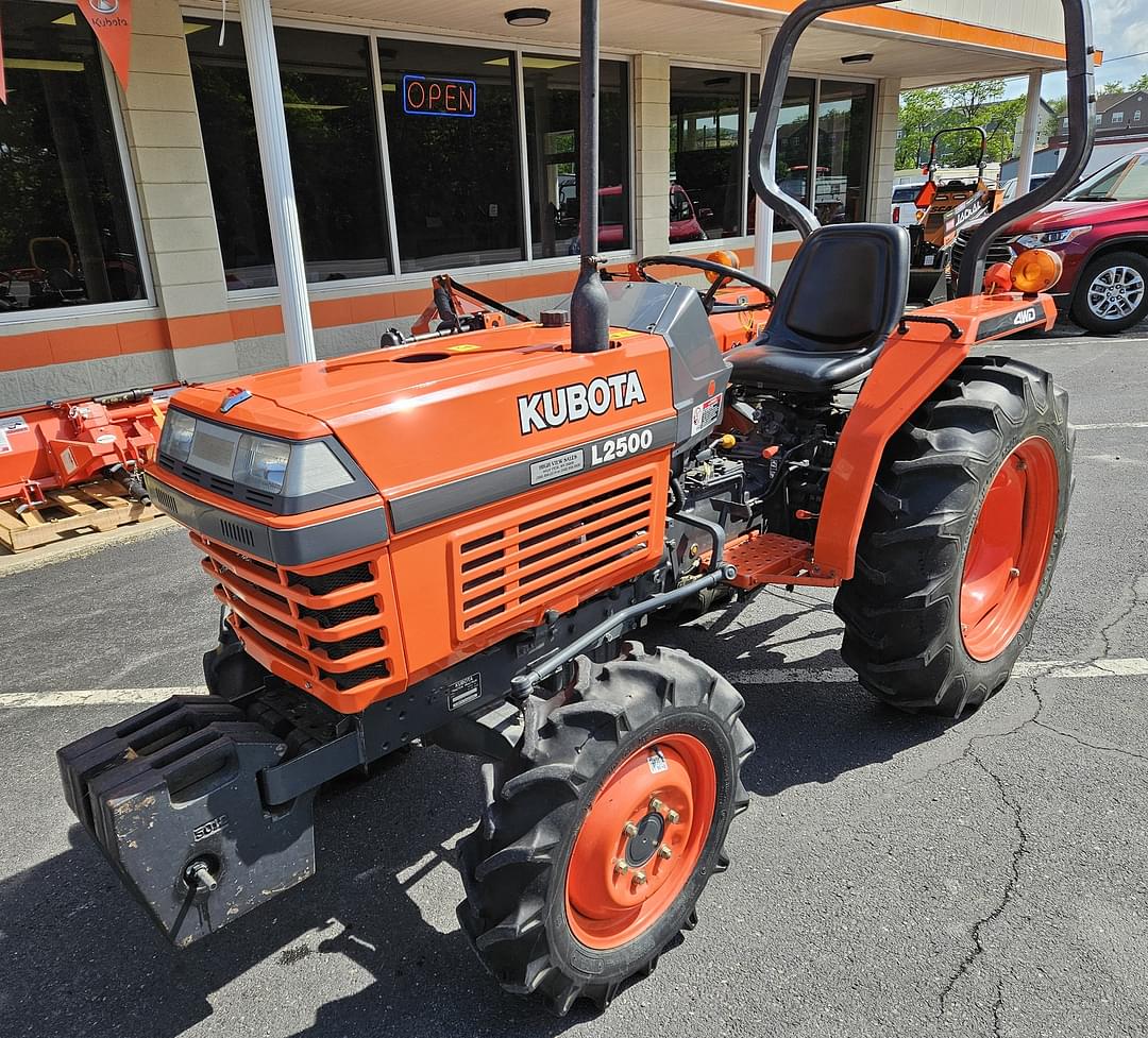 Image of Kubota L2500 Primary image