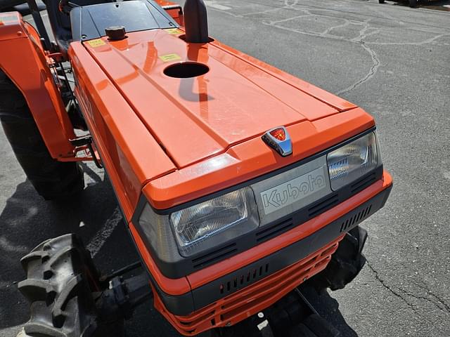 Image of Kubota L2500 equipment image 3