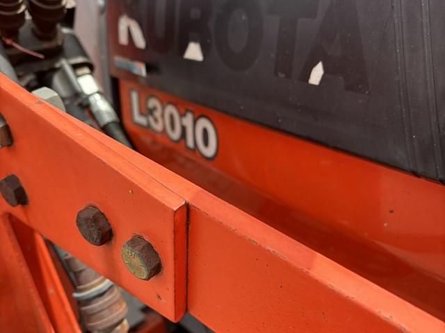 Image of Kubota L3010 equipment image 4