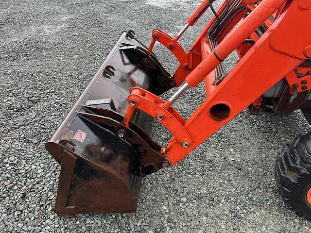 Image of Kubota L35 equipment image 4