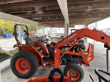 Main image Kubota L3710HST