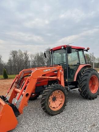 Image of Kubota M6800 equipment image 2