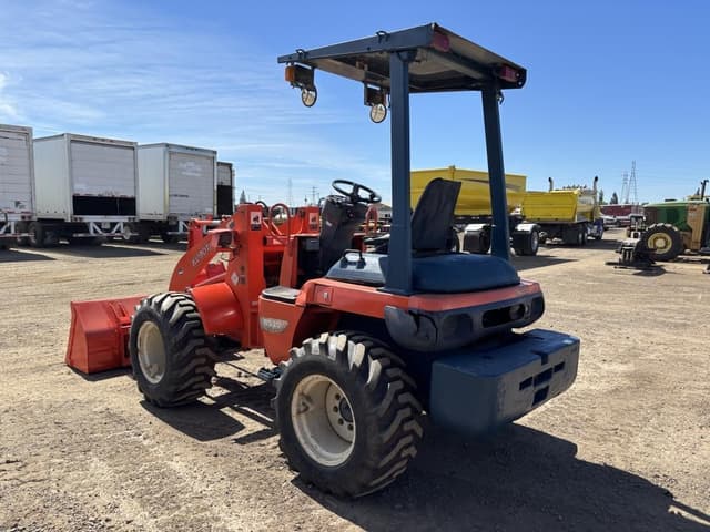 Image of Kubota R520 equipment image 3