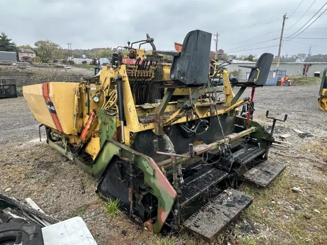 Image of LeeBoy L8500T equipment image 4