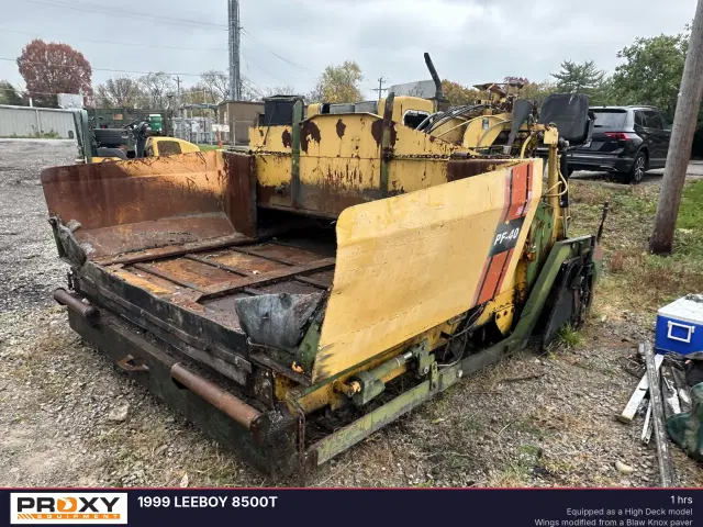 Image of LeeBoy L8500T equipment image 2