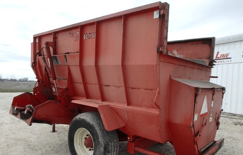 1999 LuckNow HM500 Hay and Forage Grinders/Mixers for Sale Tractor Zoom