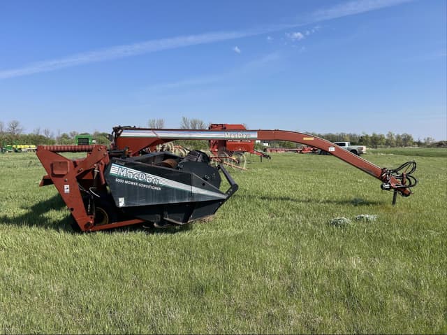 Image of MacDon 5000 equipment image 3