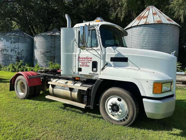 Image of Mack CH600 equipment image 1