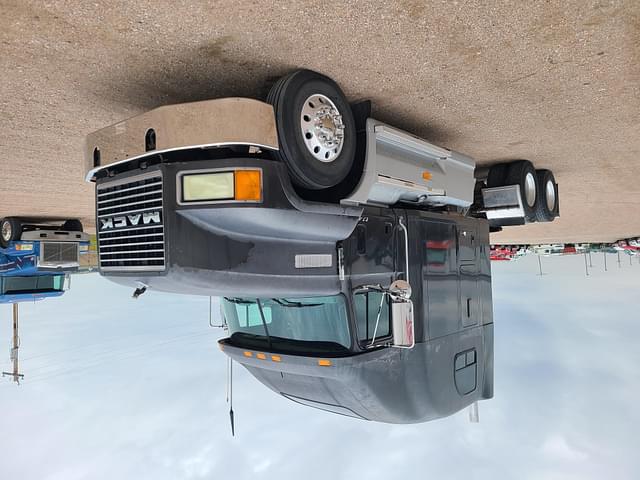 Image of Mack CH600 equipment image 1