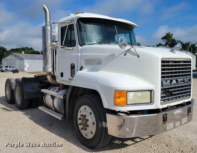 Image of Mack CH600 equipment image 2