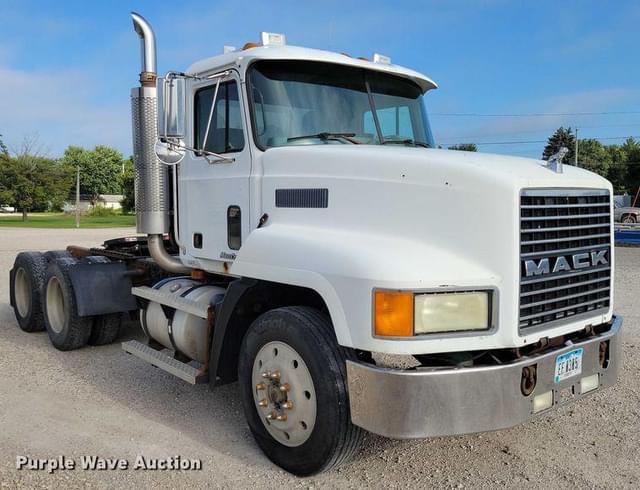 Image of Mack CH600 equipment image 2