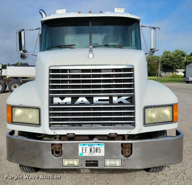 Image of Mack CH600 equipment image 1