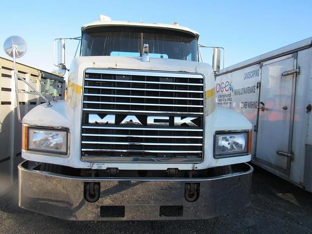 Image of Mack CH612 equipment image 2