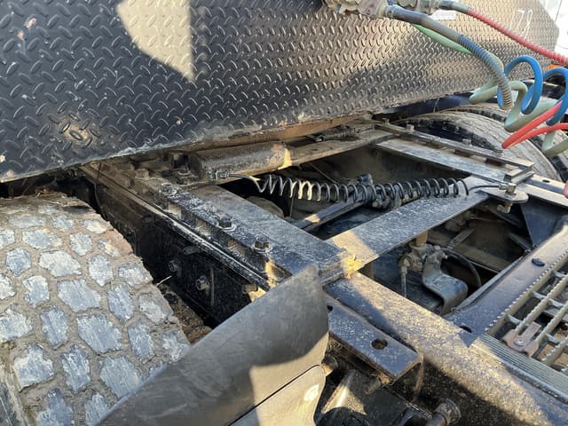 Image of Mack CH613 equipment image 4