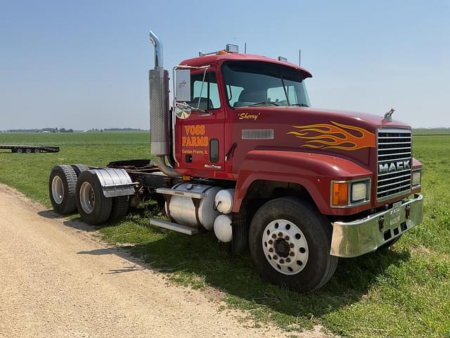 Image of Mack CH613 equipment image 3