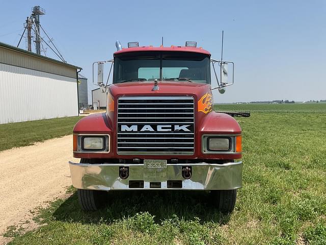 Image of Mack CH613 equipment image 2