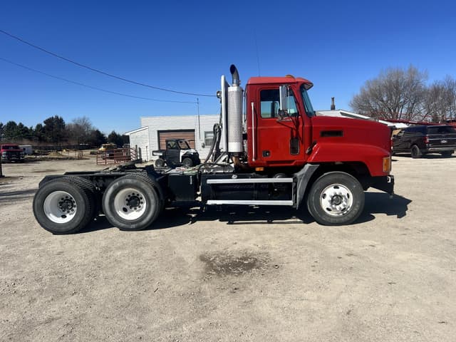 Image of Mack CH613 equipment image 1