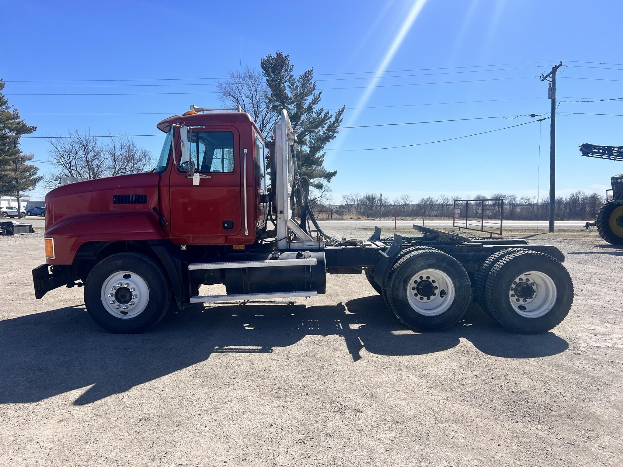 1999 Mack CH613 Equipment Image0