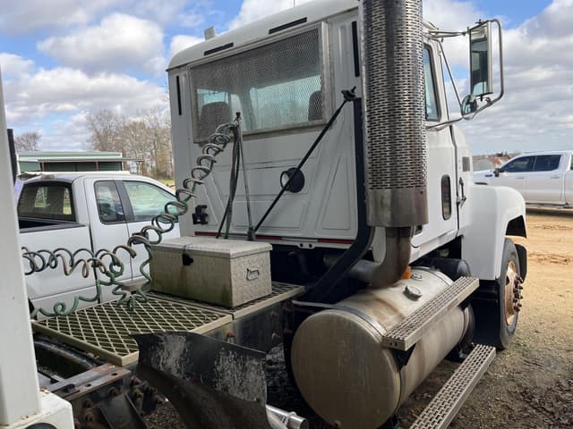 Image of Mack CH613 equipment image 2