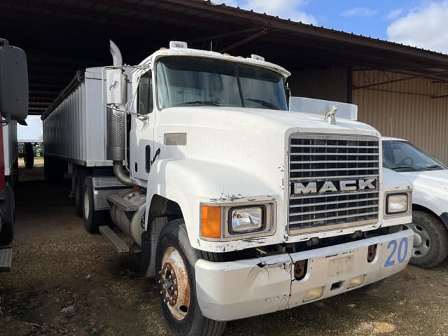 Image of Mack CH613 equipment image 1
