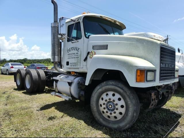 Image of Mack CH613 equipment image 1